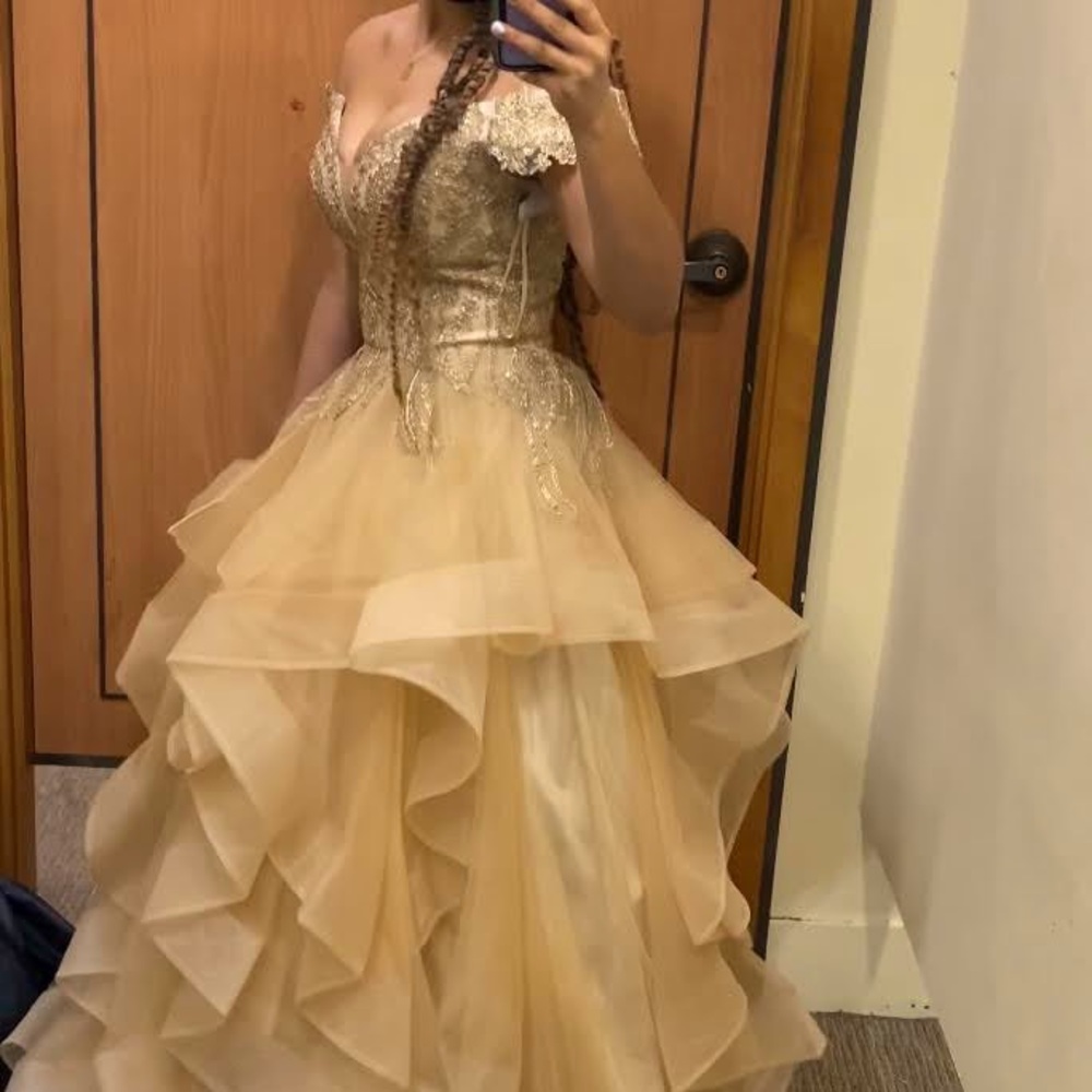 Gold colored ball gown/dress , only worn once! Perfect for prom, quinceñera,etc